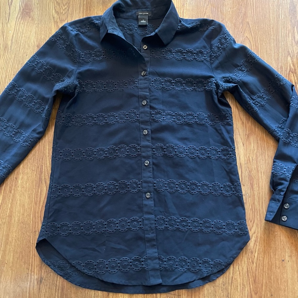 Ann Taylor button down shirt with eyelet details - Picture 9 of 9